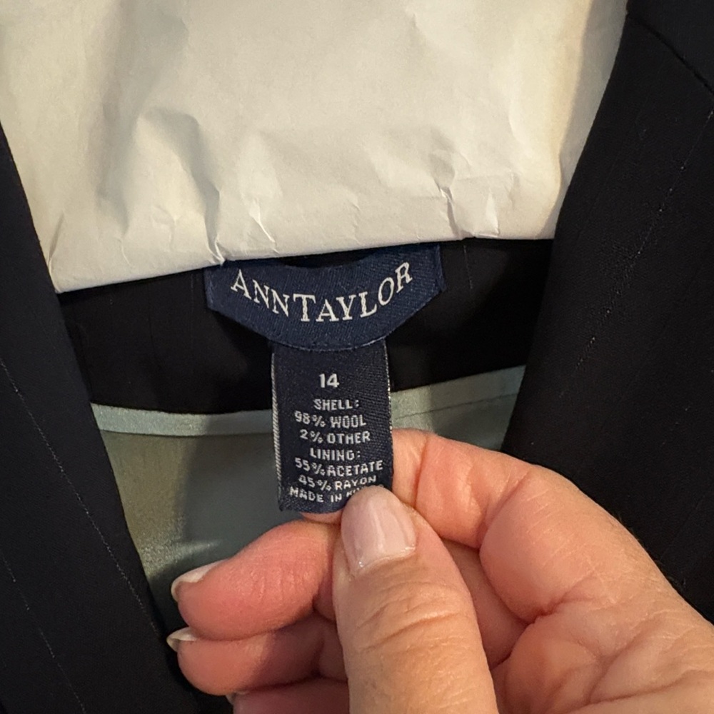 Classic navy blue shadow stripe suit 14 jacket 12 pants great quality like new - Picture 2 of 3